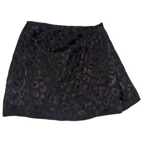 Express Elegant Black Leopard Print mini wrap Skirt size 4